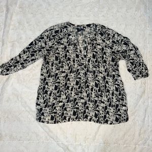 Black and white Gap blouse